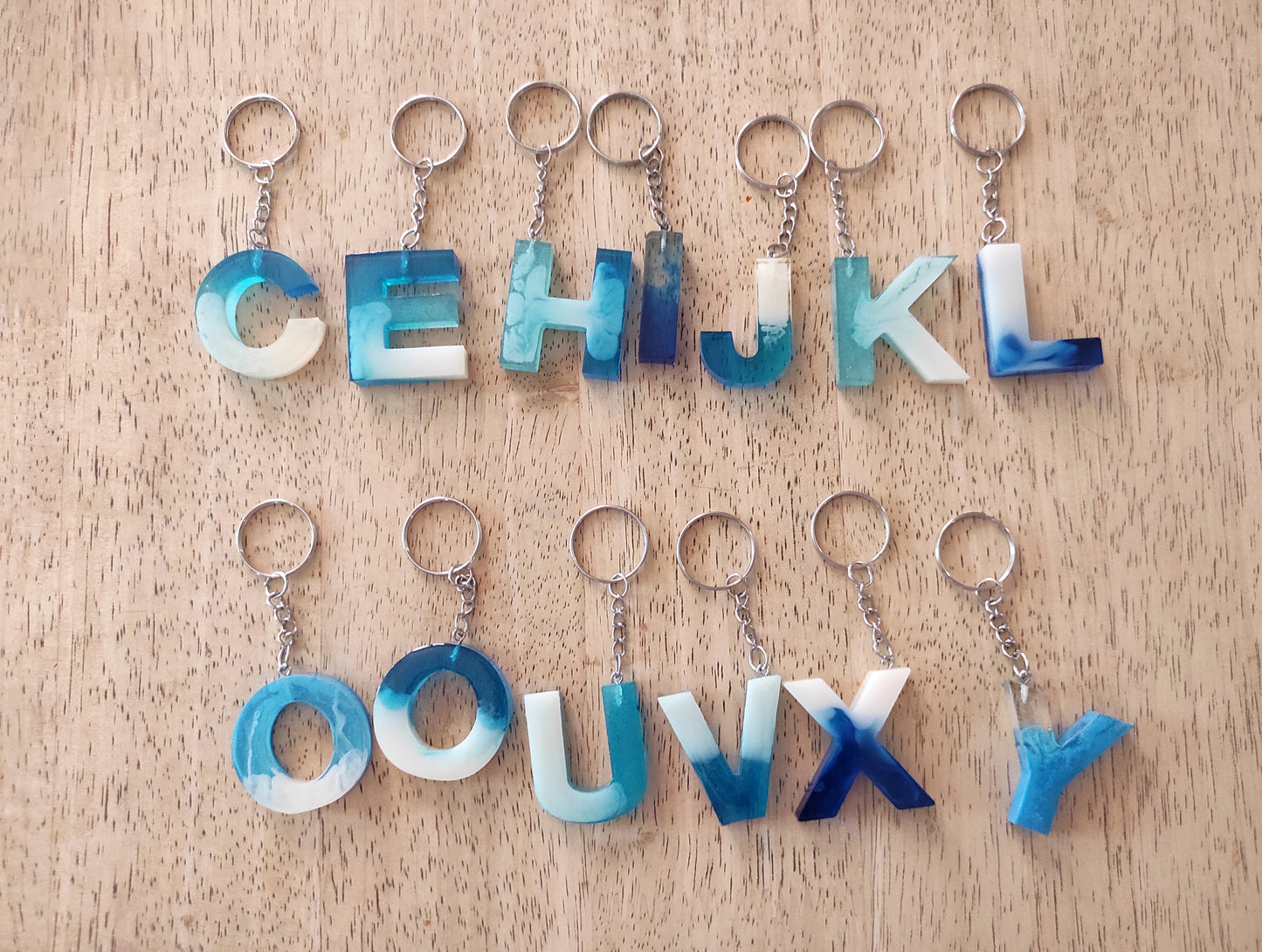 portachiavi lettera, iniziale nome, resina epossidica, keychain, letter name, name, initial letter name, regalo, battessimo, comunione, cresima, matrimonio, bomboniera