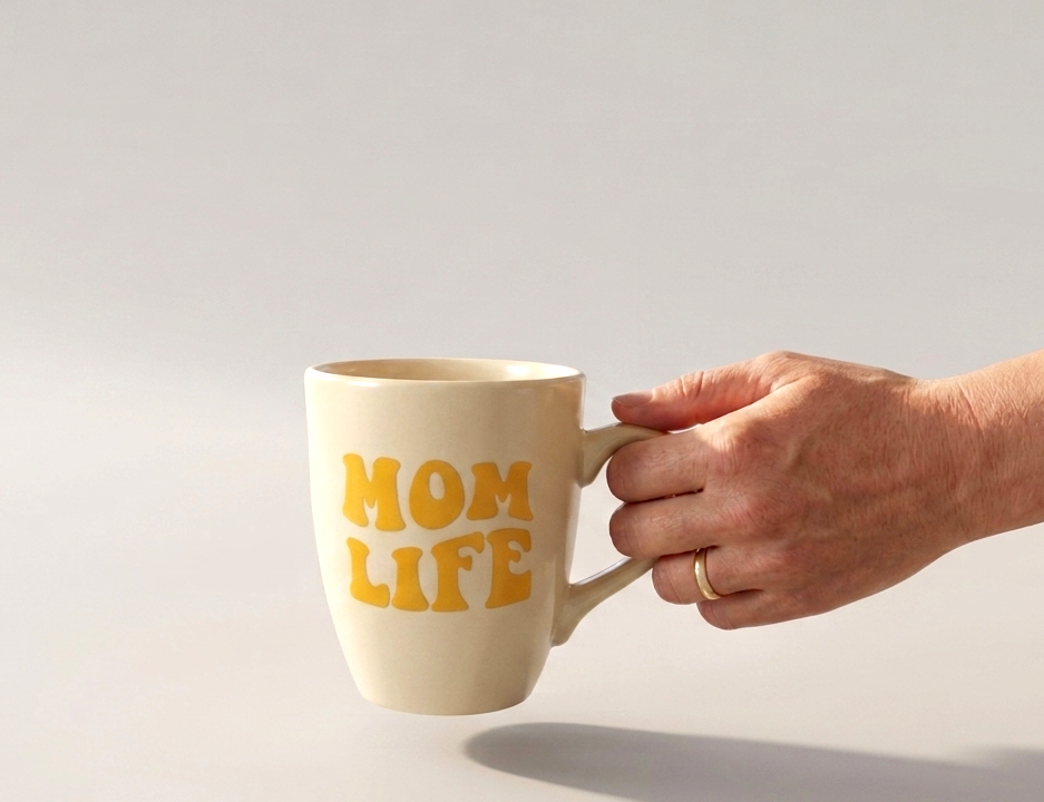 tazza, vinile, personalizzazione, mamma, mom life, vita da mamma, nome, festa della mamma, regalo