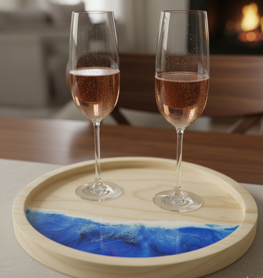 vassoietto in legno, decorazione mare, sfumature blu, azzurro, bianco, onde, wooden tray, resin, resina, mare, vassoio, aperitivo, colazione