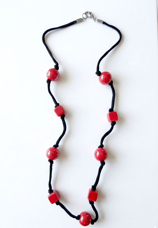 collana, rosso, red, gioiello, primavera, outfit, sfere, quadrati, jewels, necklace