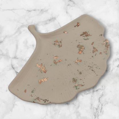 Foglia di Ginkgo, svuotatasche, resina ecologica, azzurro chiaro, resina, resin regalo, battessimo, comunione, cresima, matrimonio, bomboniera