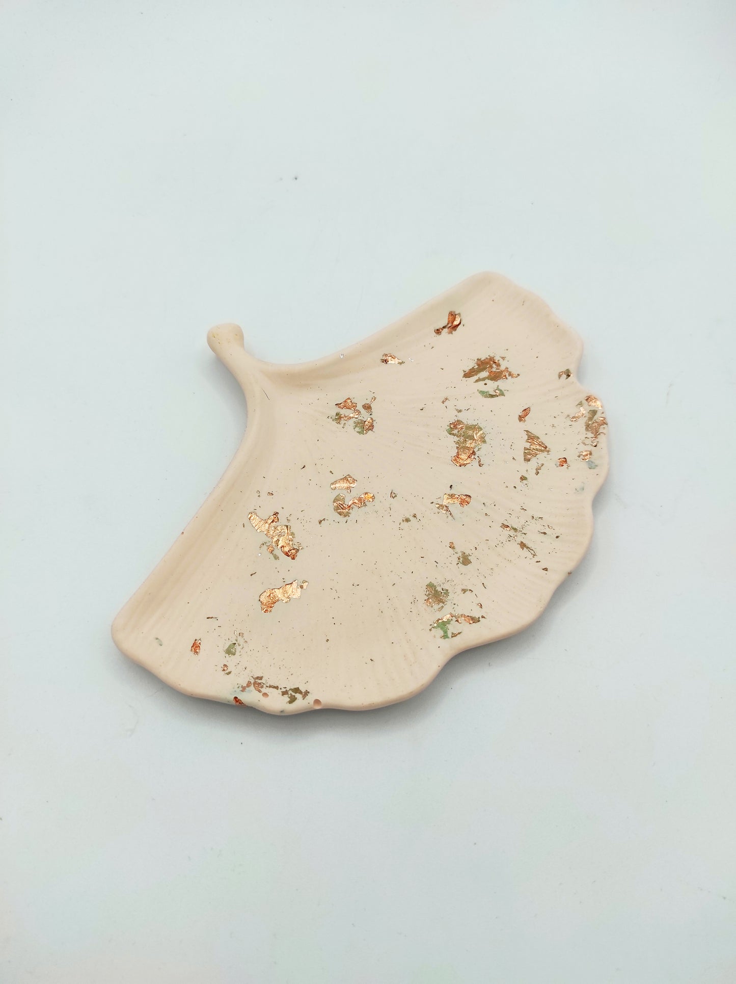 Foglia di Ginkgo, svuotatasche, resina ecologica, azzurro chiaro, resina, resin, regalo, battessimo, comunione, cresima, matrimonio, bomboniera
