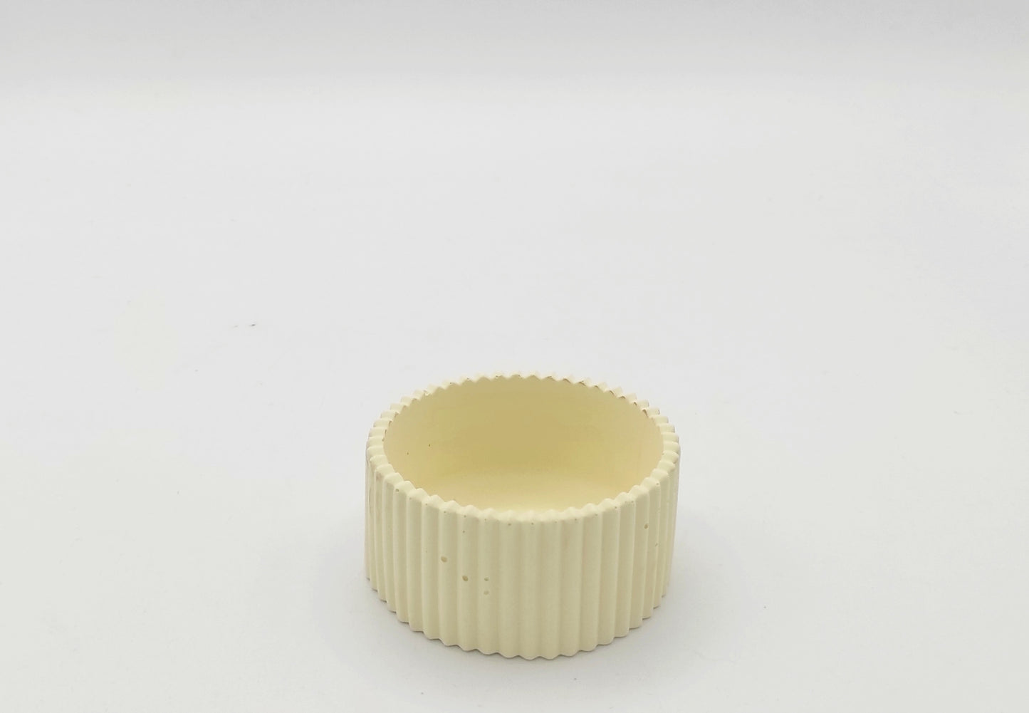 vasi, resina ecologica, porta oggetti, fiori di carta, piante grasse, arredamento, casa, primavera, regalo, battessimo, comunione, cresima, matrimonio, bomboniera