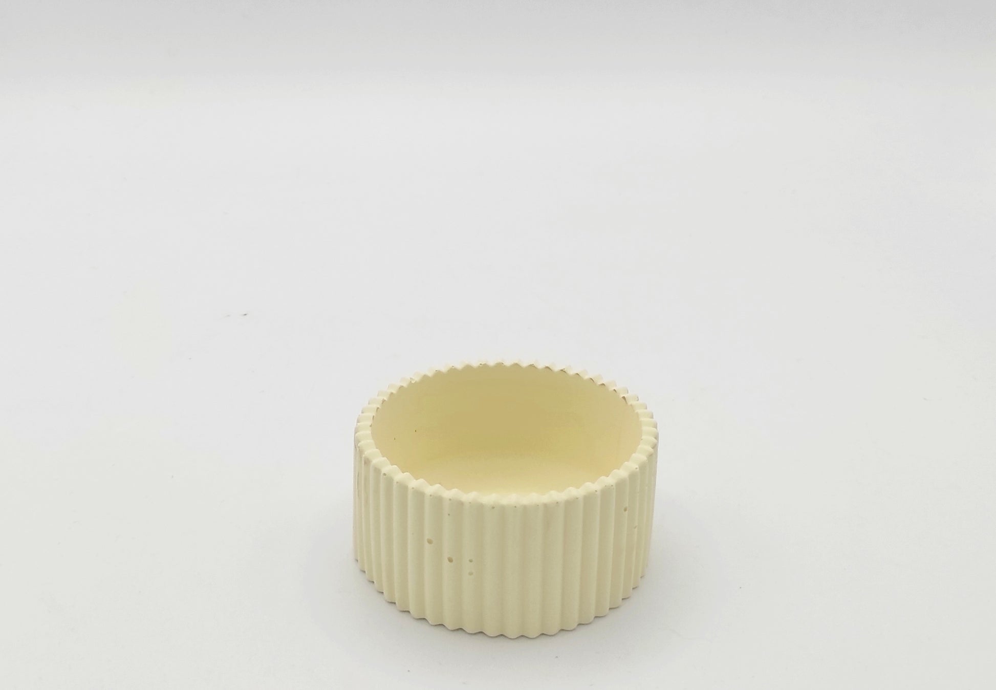 vasi, resina ecologica, porta oggetti, fiori di carta, piante grasse, arredamento, casa, primavera, regalo, battessimo, comunione, cresima, matrimonio, bomboniera