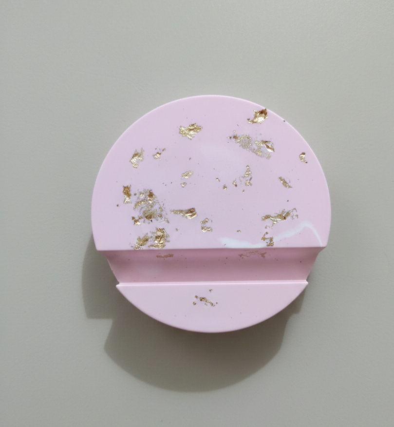 supporto per telefono in resina ecologica, relax, utile, casa, ufficio, scrivania, idea regalo, lavoro, natale