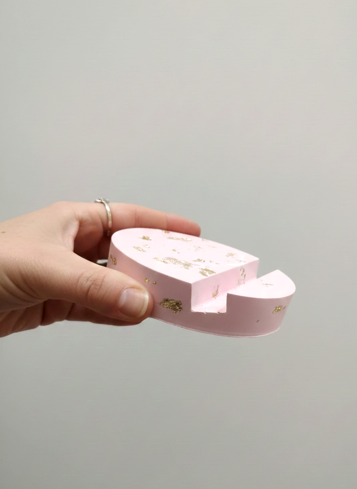 supporto per telefono in resina ecologica, relax, utile, casa, ufficio, scrivania, idea regalo, lavoro, natale