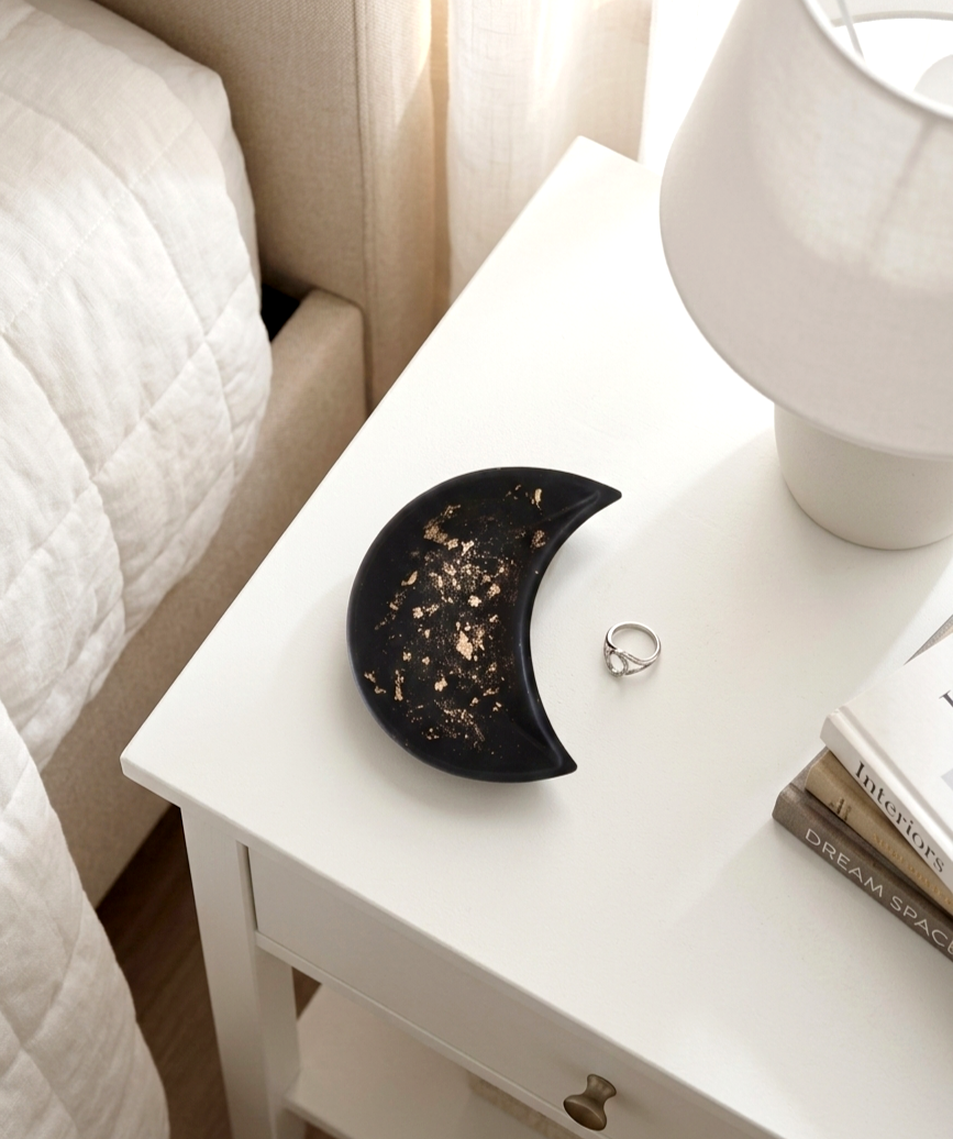 svuotatasche, luna, nera, resina ecologica, gold, foglie oro, stelle, bomboniera, battesimo, comunione, cresima, matrimonio, regalo, edizione limitata