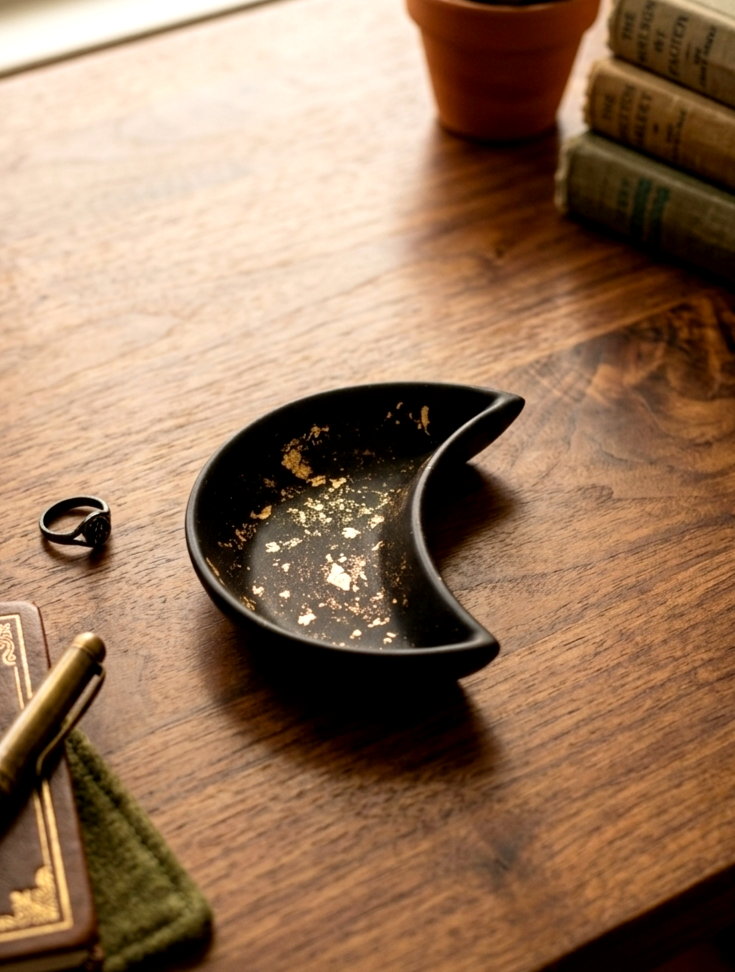 svuotatasche, luna, nera, resina ecologica, gold, foglie oro, stelle, bomboniera, battesimo, comunione, cresima, matrimonio, regalo, edizione limitata