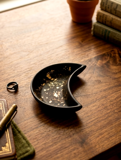 svuotatasche, luna, nera, resina ecologica, gold, foglie oro, stelle, bomboniera, battesimo, comunione, cresima, matrimonio, regalo, edizione limitata