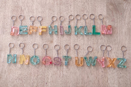 portachiavi lettera, iniziale nome, resina epossidica, keychain, letter name, name, initial letter name, regalo, battessimo, comunione, cresima, matrimonio, bomboniera