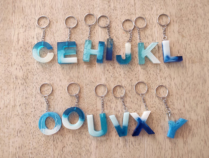 portachiavi lettera, iniziale nome, resina epossidica, keychain, letter name, name, initial letter name, regalo, battessimo, comunione, cresima, matrimonio, bomboniera