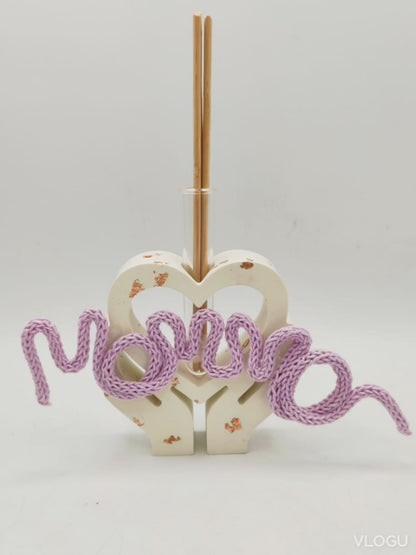 Diffusore per ambiente "un cuore tra le mani" e scritta mamma in tricotin